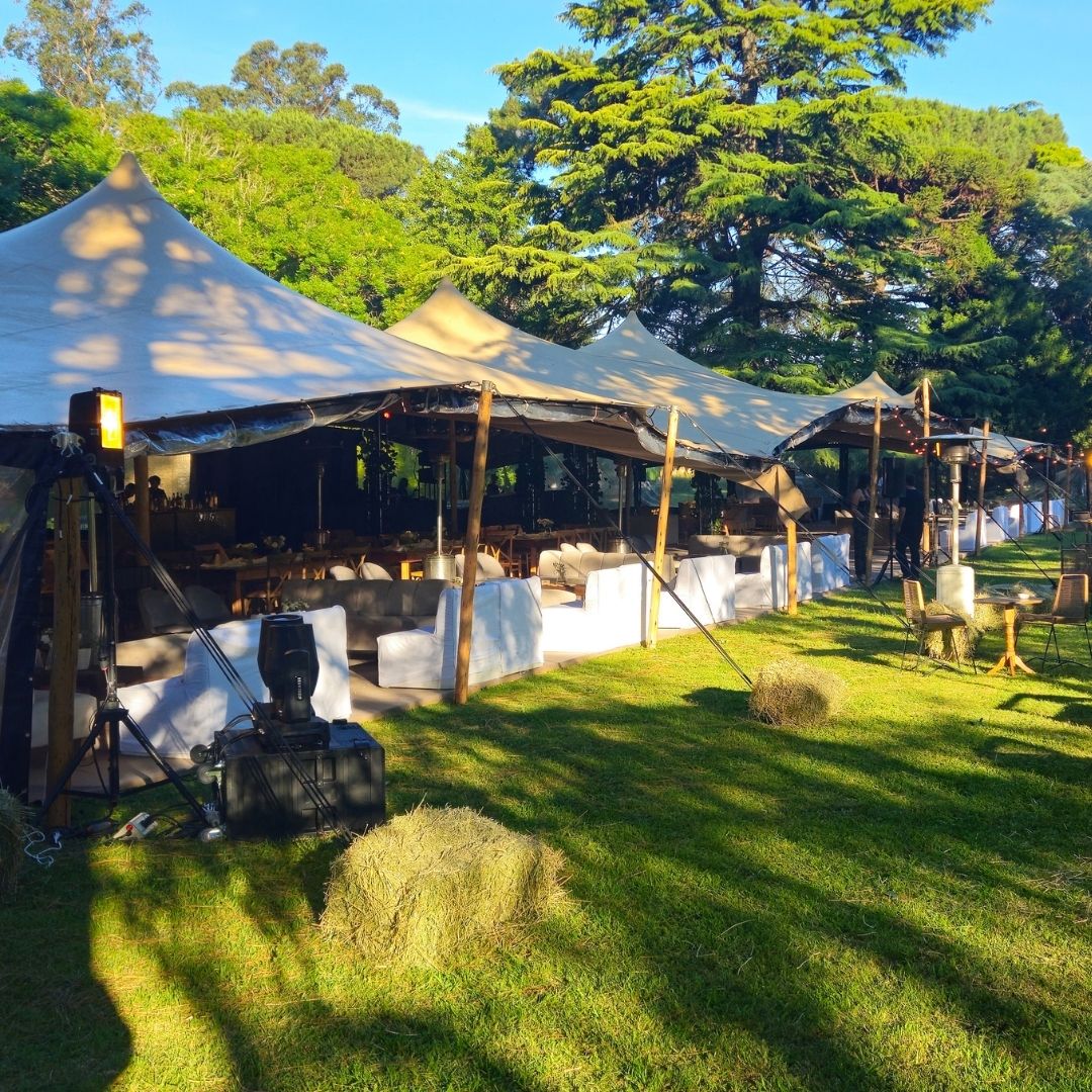 Detalle interior carpa beduina nocturna